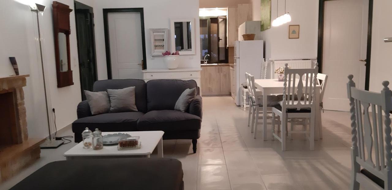 Hannas Paradise - Evi Holiday home *